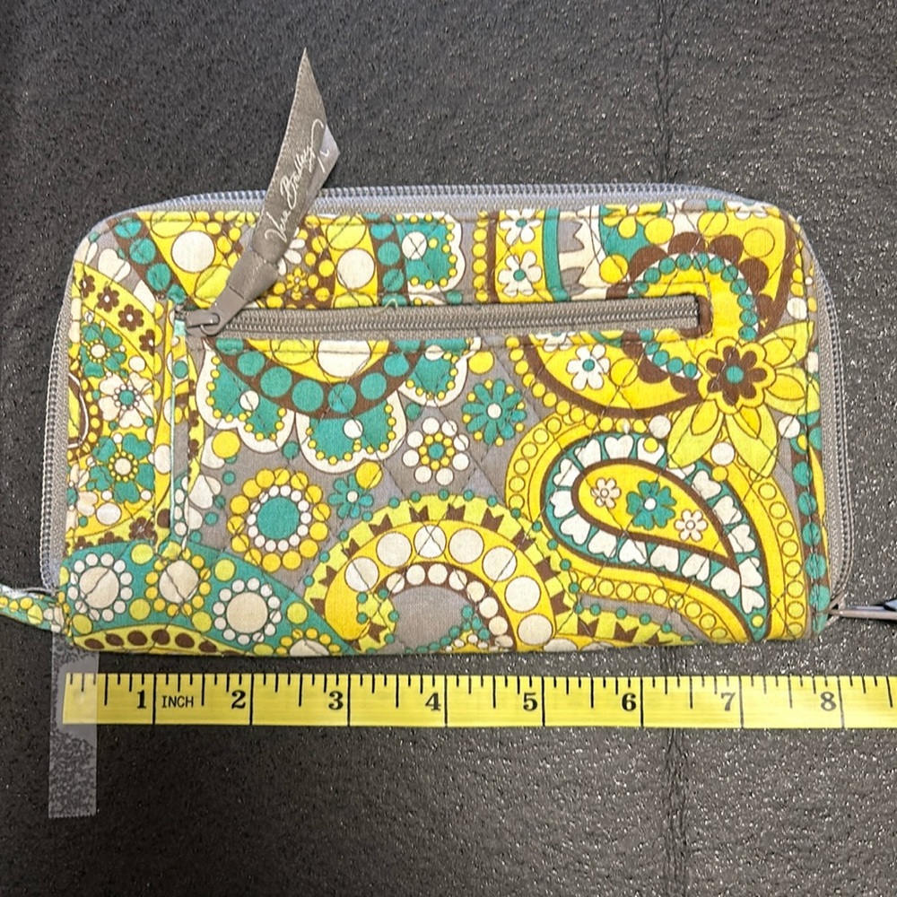 Vera Bradley zip around wristlet wallet clutch